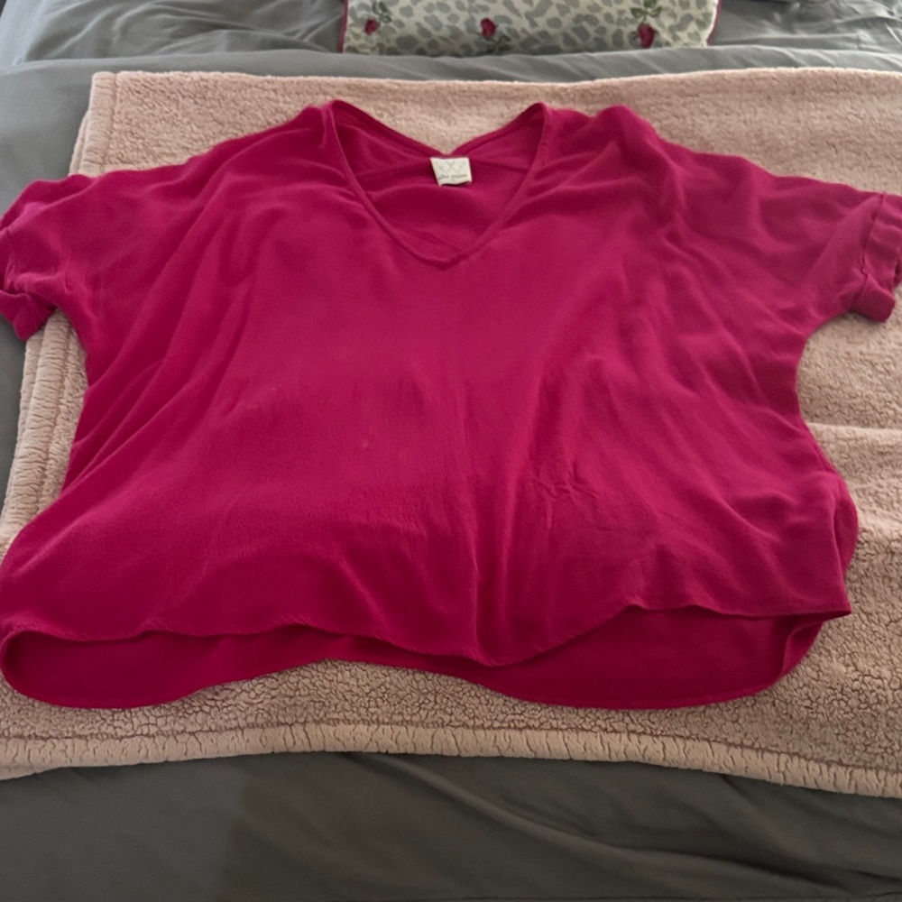 Ella Moss Fuchsia V-Neck Short Sleeve Top